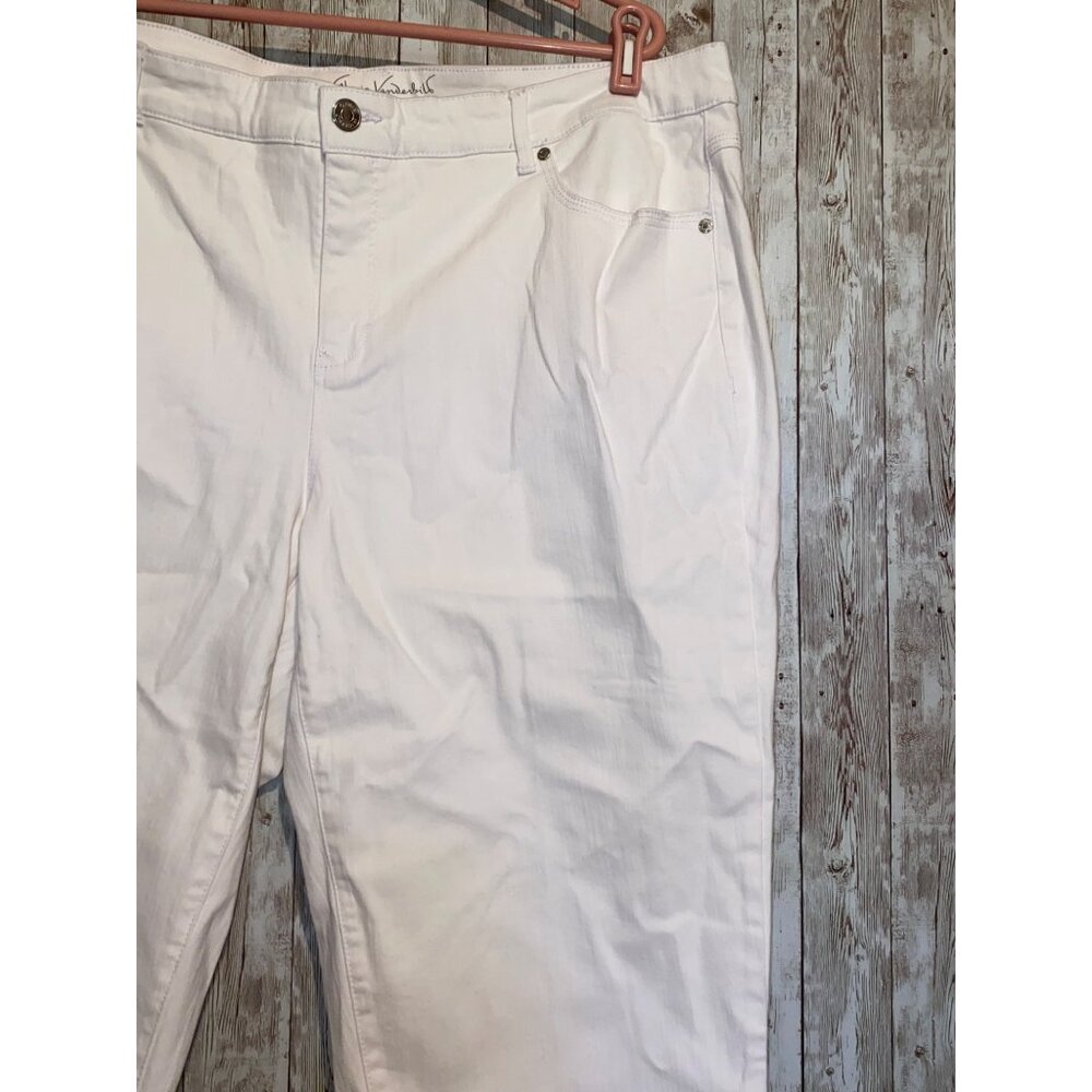 Women's Gloria Vanderbilt White Denim Cropped Capris Jeans 18W Slimming Effect - Picture 3 of 16